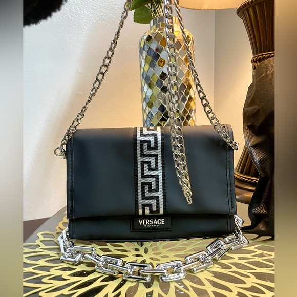 Versace - Picture 1 of 13